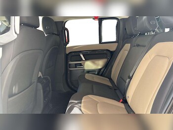 Used Land Rover Defender 2022 for sale - 76564464: Photo