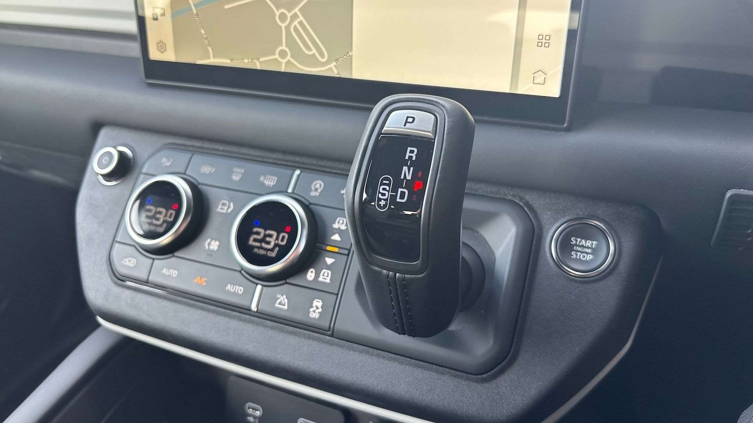 Used Land Rover Defender 2024 for sale - 76401250: Photo 13