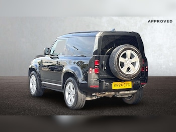 Used Land Rover Defender 2024 for sale - 76401250: Photo