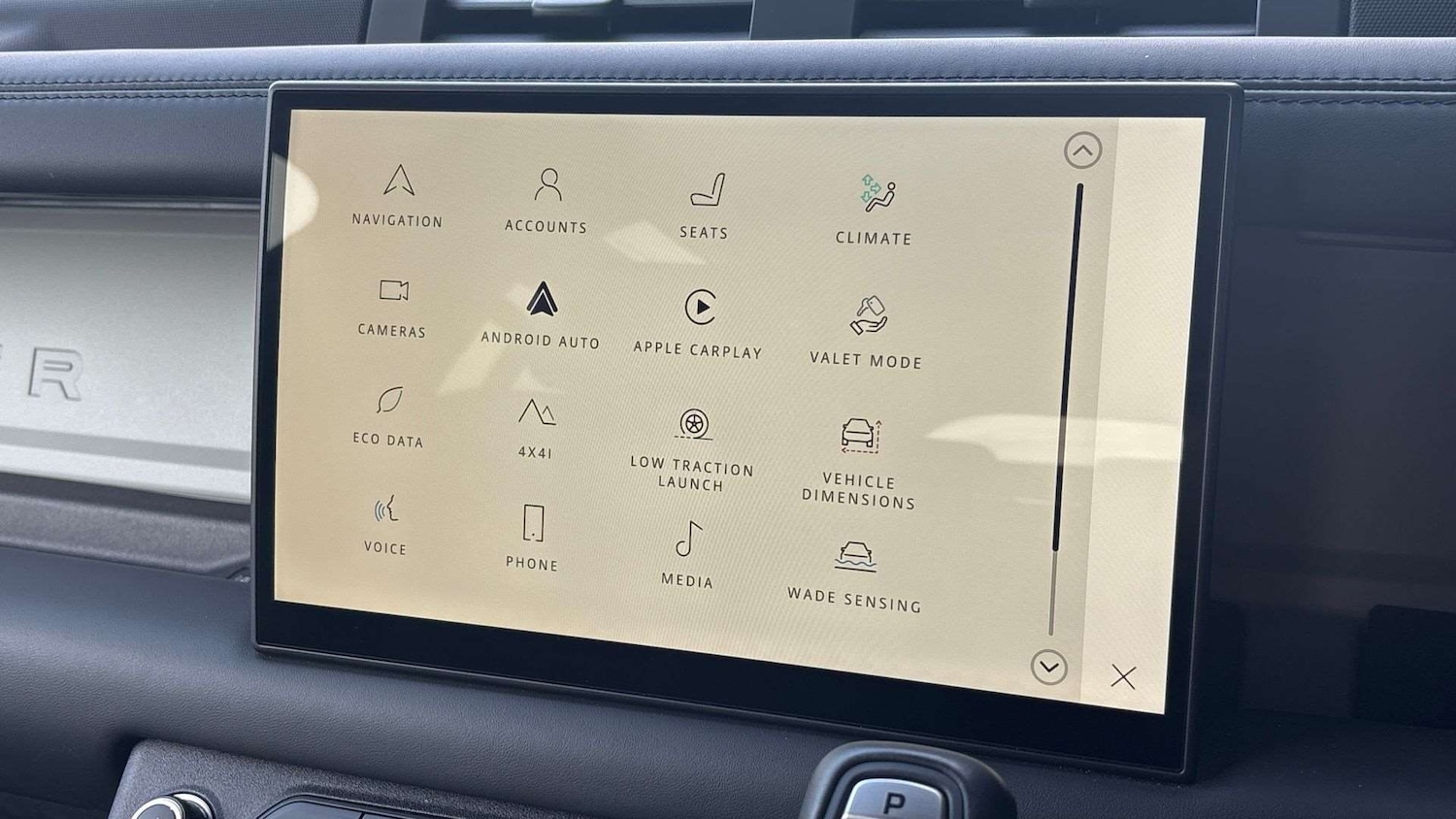 Used Land Rover Defender 2024 for sale - 76401250: Photo 31