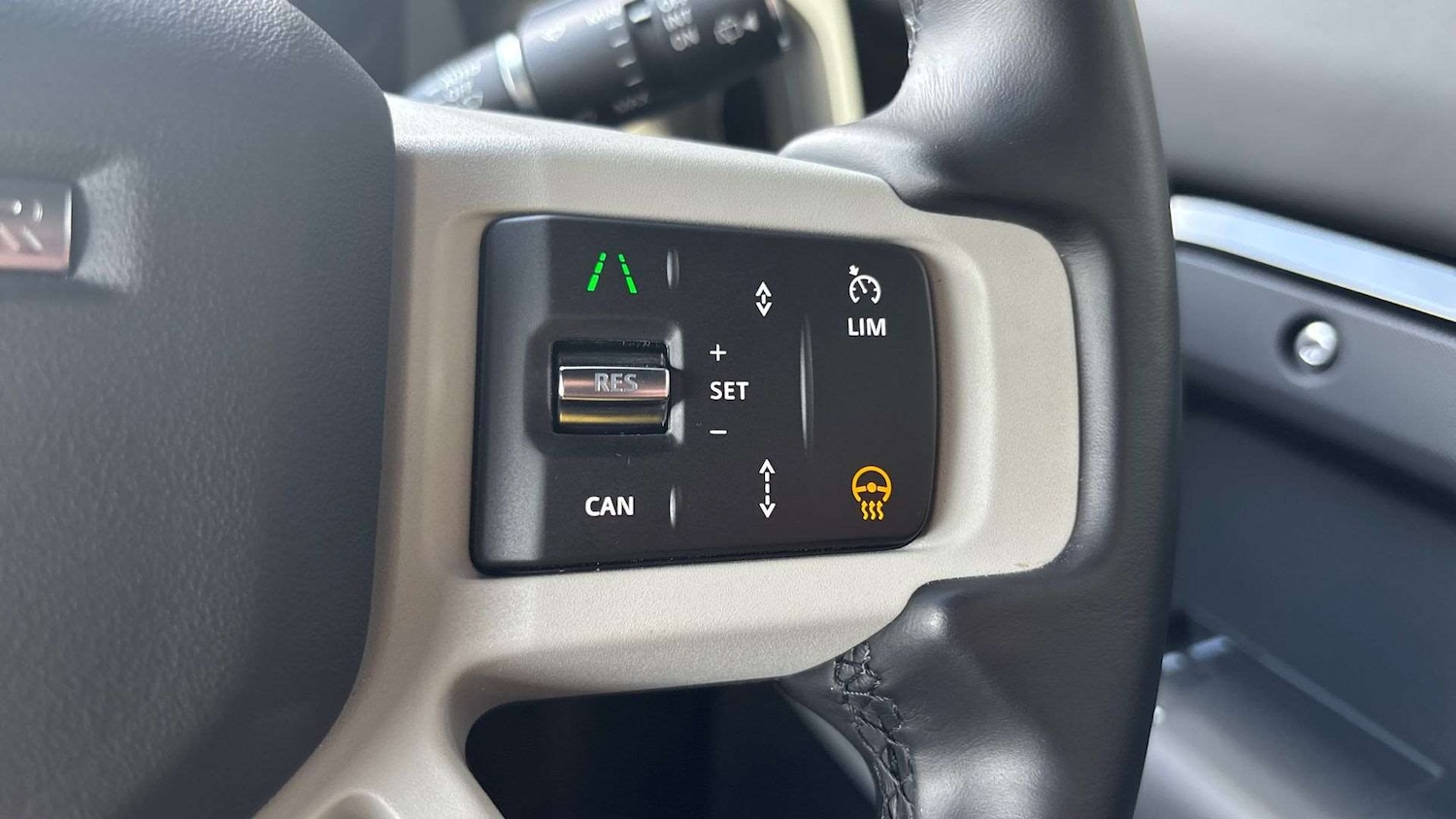 Used Land Rover Defender 2024 for sale - 76401250: Photo 34