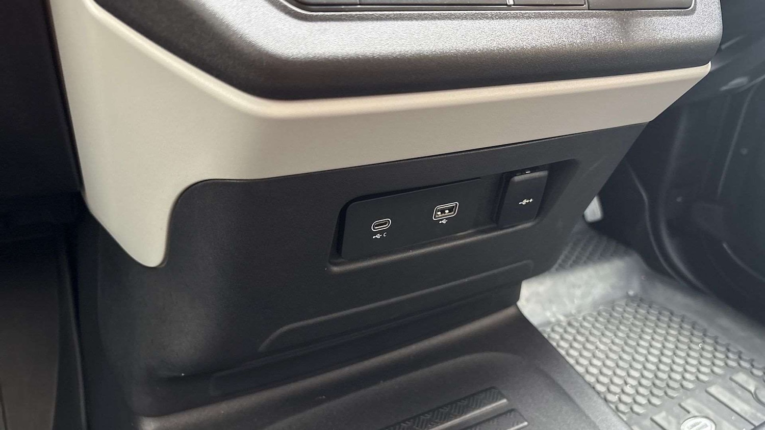 Used Land Rover Defender 90 2023 for sale - 76034870: Photo 18