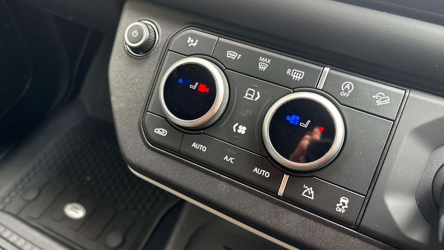 Used Land Rover Defender 90 2023 for sale - 76034870: Photo 22