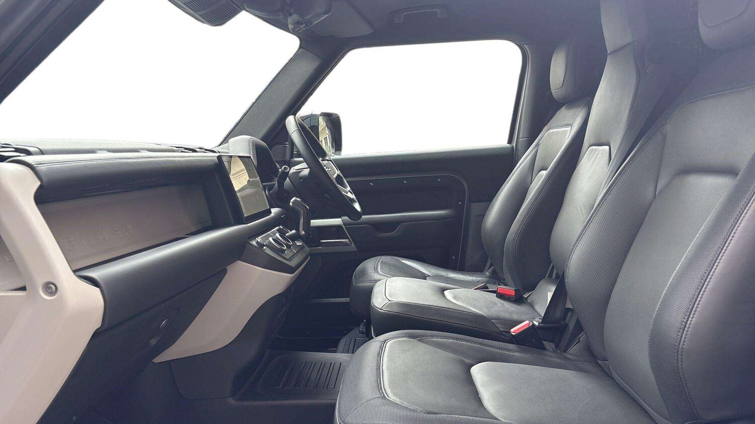 Used Land Rover Defender 90 2023 for sale - 76034870: Photo 3