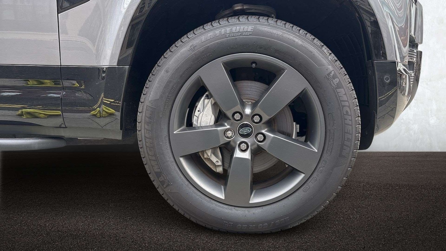 Used Land Rover Defender 90 2023 for sale - 76034870: Photo 8