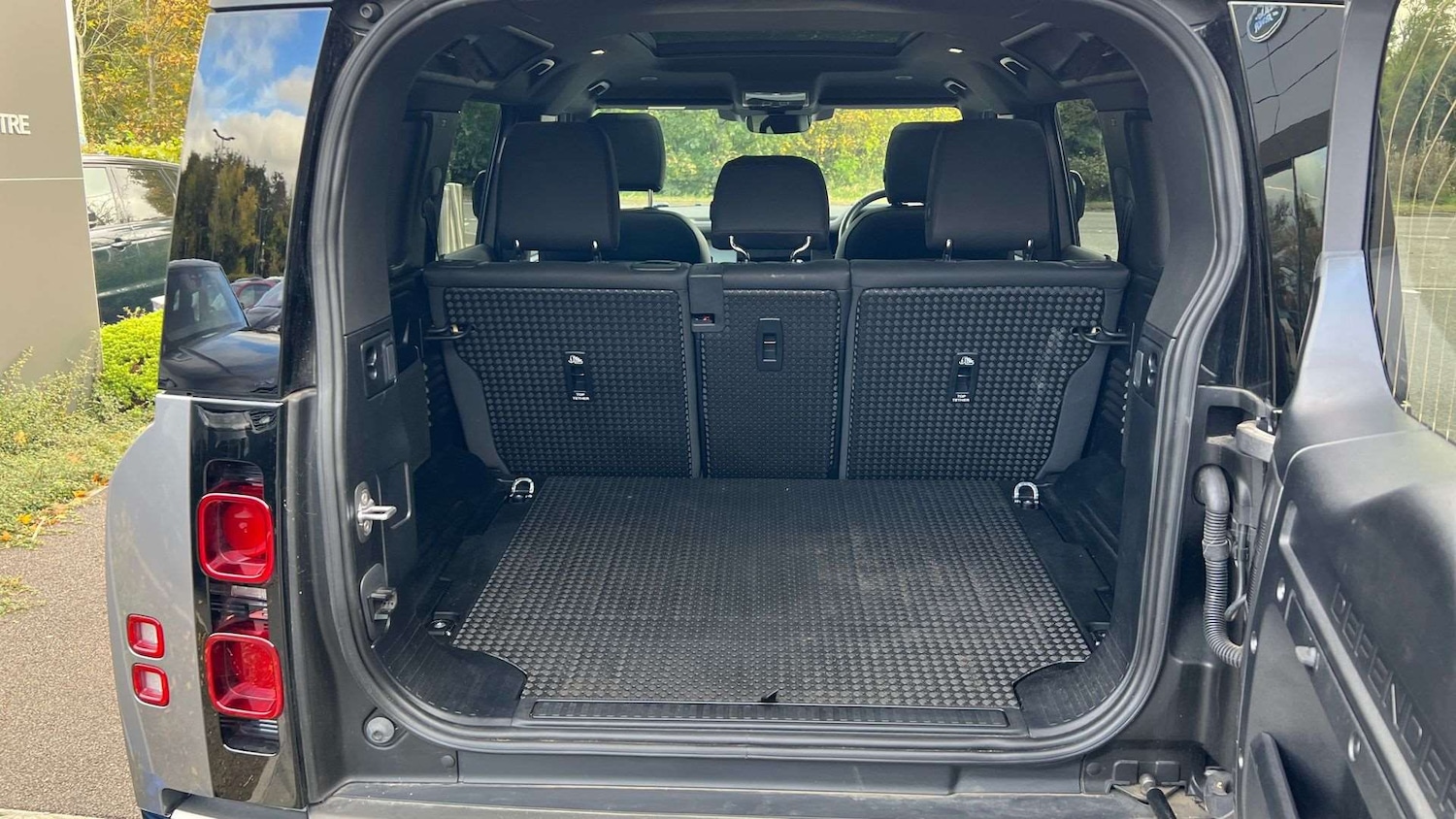 Used Land Rover Defender 2024 for sale - 77628296: Photo 10