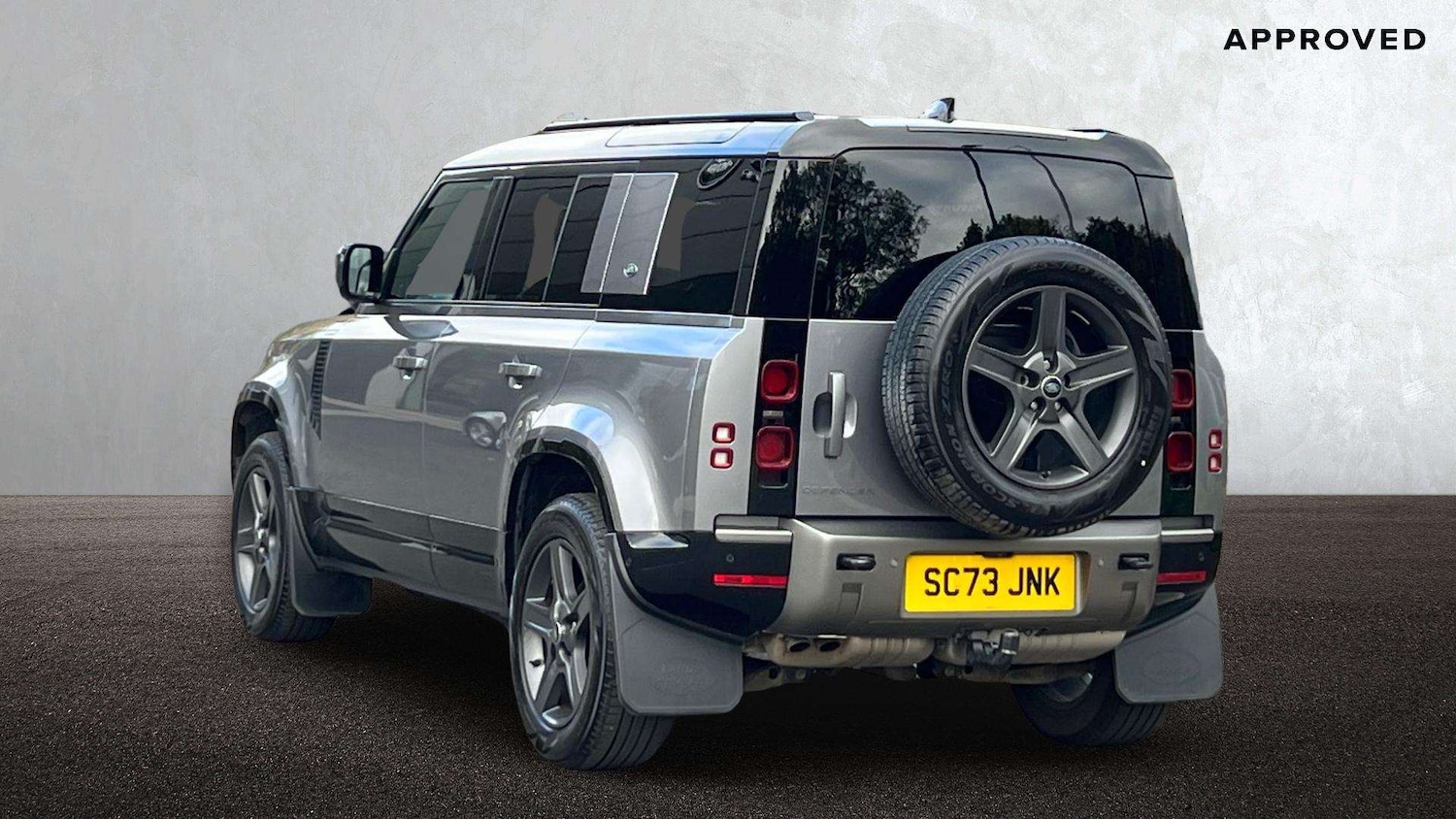 Used Land Rover Defender 2024 for sale - 77628296: Photo 2