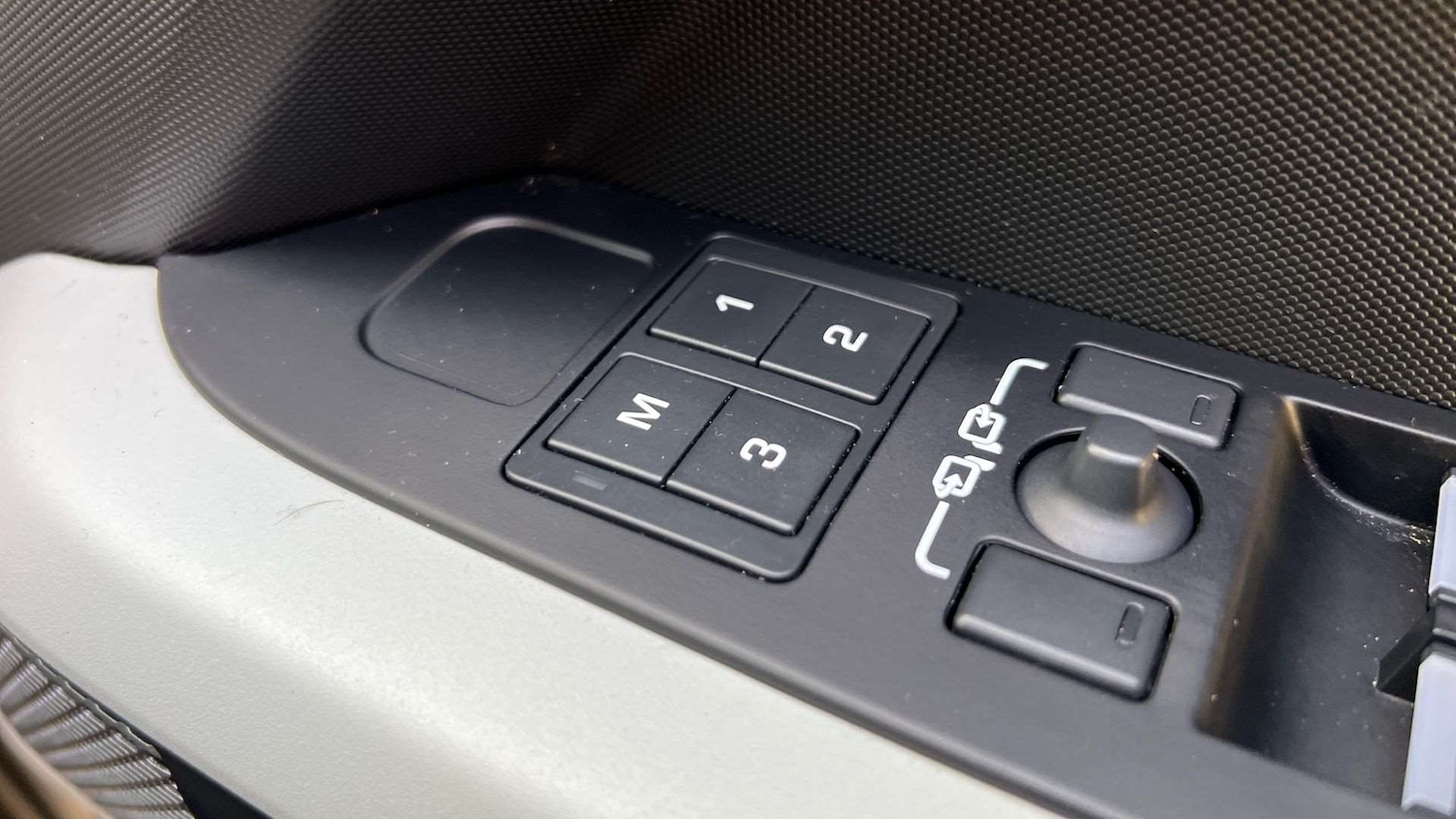 Used Land Rover Defender 2024 for sale - 77628296: Photo 25