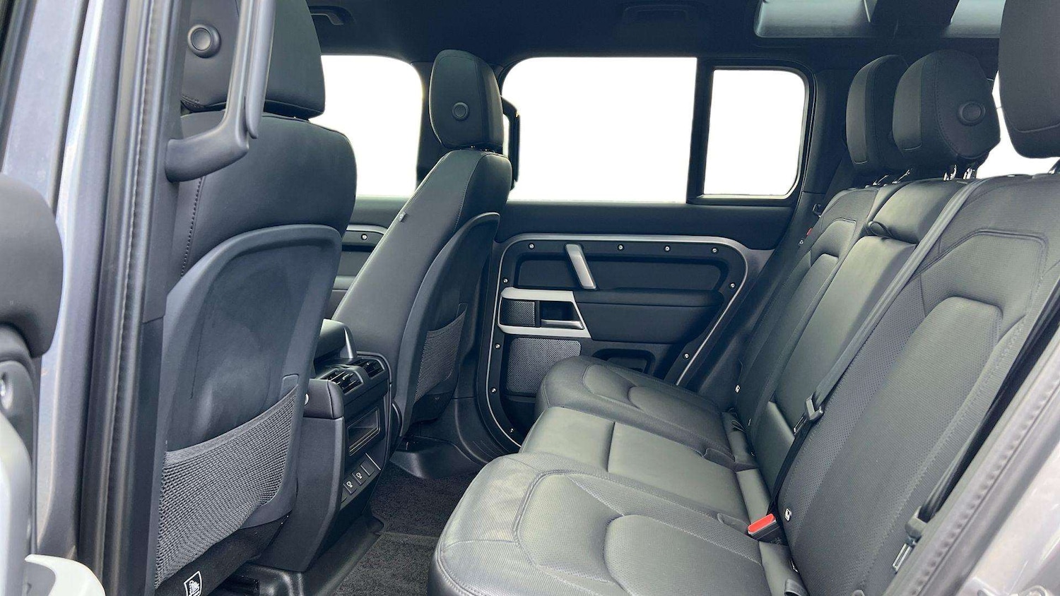 Used Land Rover Defender 2024 for sale - 77628296: Photo 4