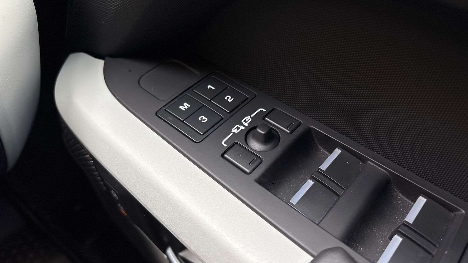 Used Land Rover Defender 2023 for sale - 77123491: Photo 25