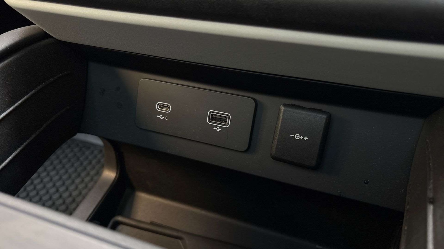 Used Land Rover Defender 2023 for sale - 77123491: Photo 32