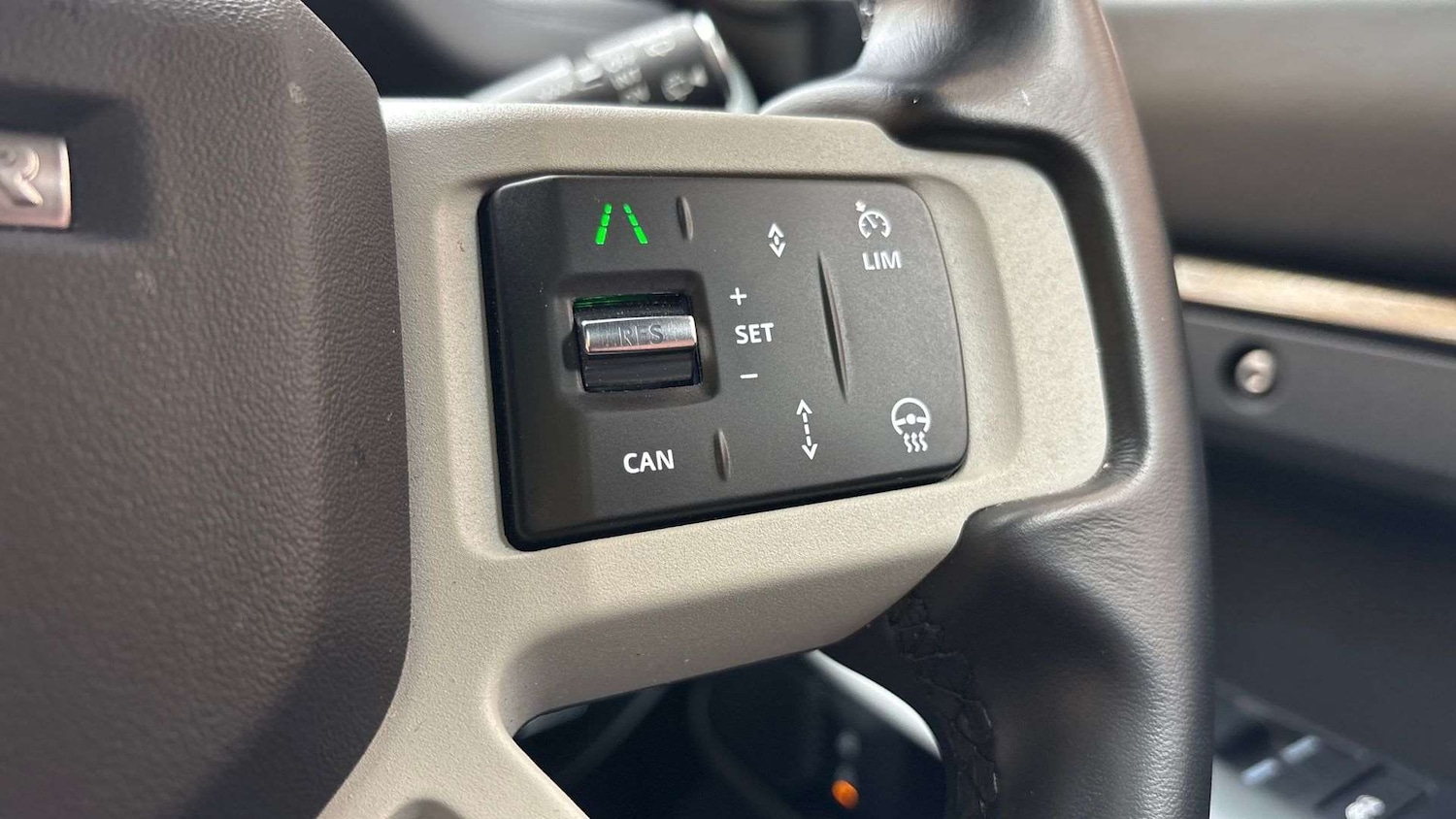 Used Land Rover Defender 2023 for sale - 77123491: Photo 34