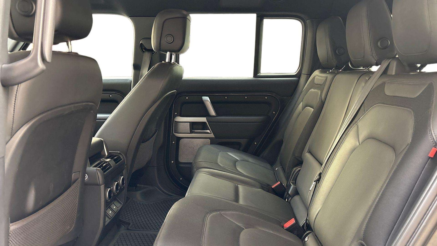 Used Land Rover Defender 2023 for sale - 77123491: Photo 4