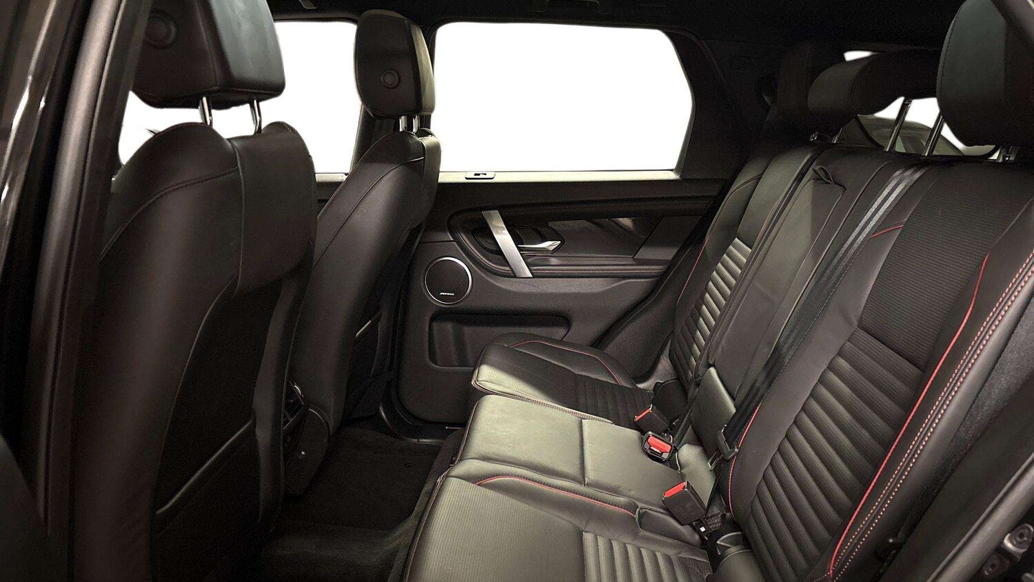 Used Land Rover Discovery Sport 2023 for sale - 76576104: Photo 4