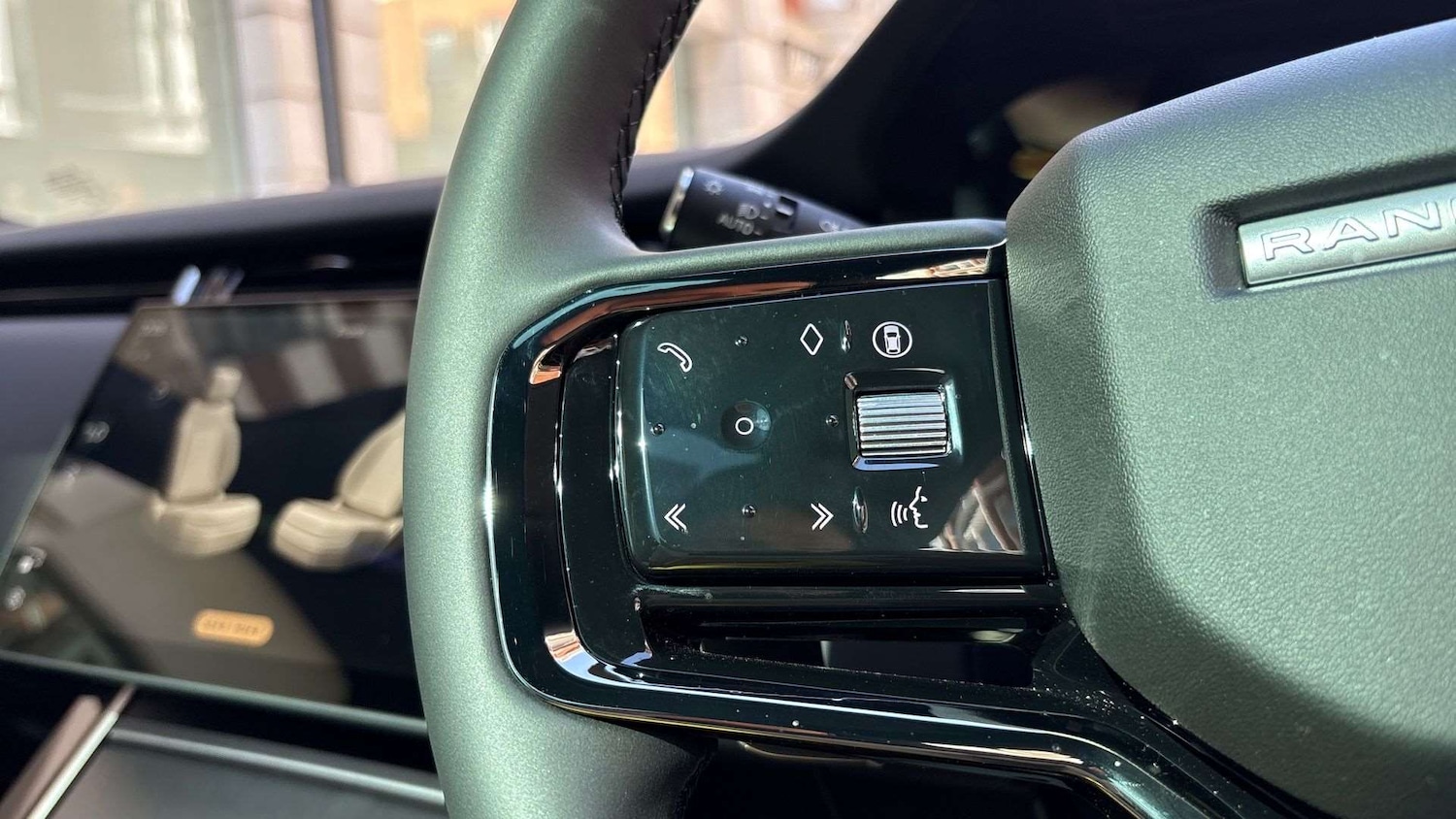 Used Land Rover Range Rover Evoque 2025 for sale - 76564477: Photo 35