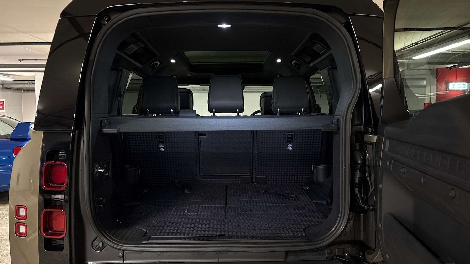 Used Land Rover Defender 2024 for sale - 77123316: Photo 10