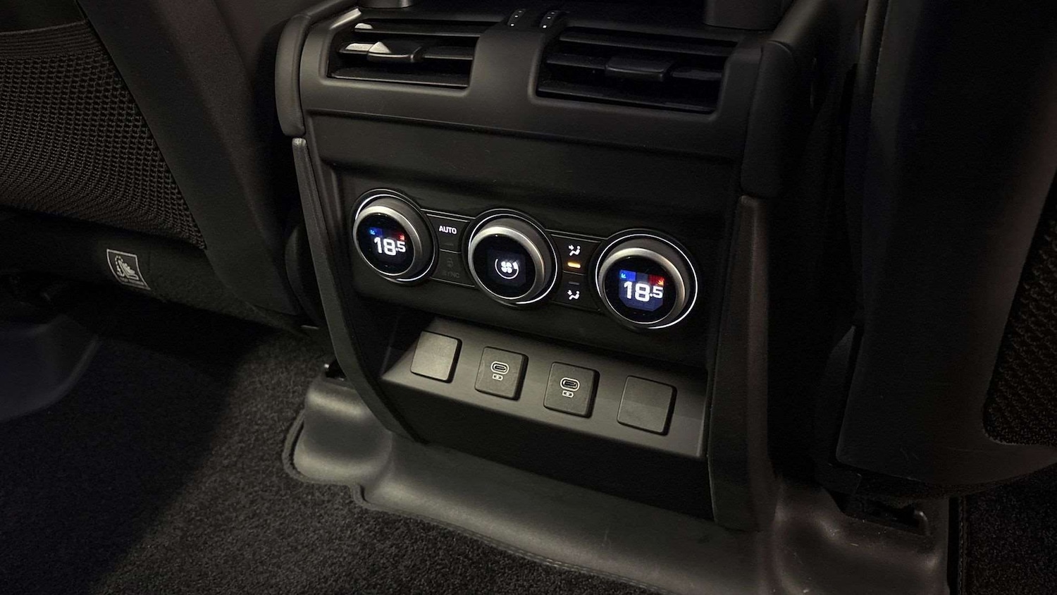 Used Land Rover Defender 2024 for sale - 77123316: Photo 18