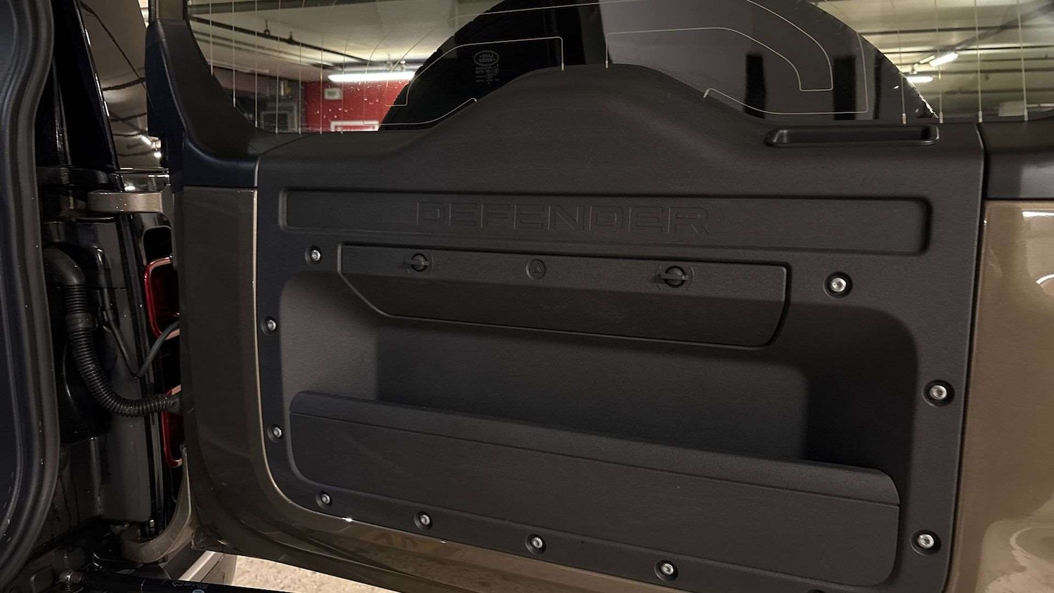 Used Land Rover Defender 2024 for sale - 77123316: Photo 29