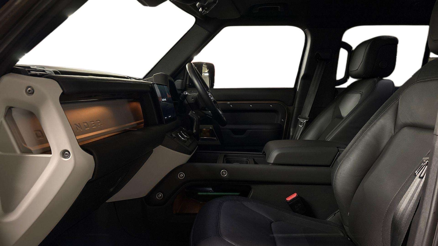 Used Land Rover Defender 2024 for sale - 77123316: Photo 3