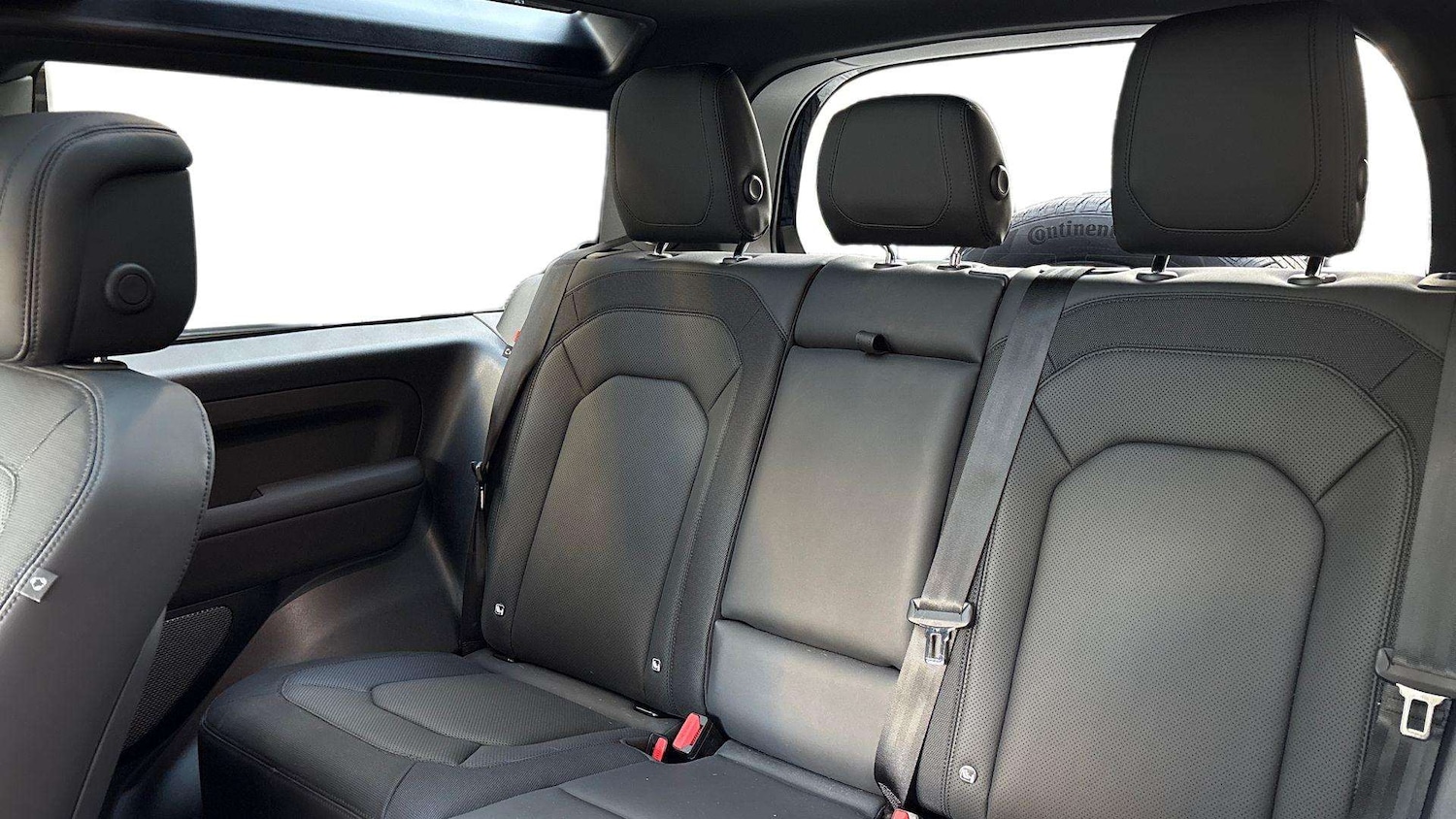 Used Land Rover Defender 2023 for sale - 77123313: Photo 4