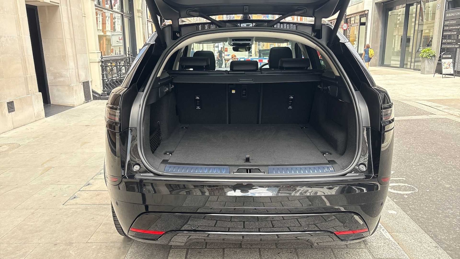 Used Land Rover Range Rover Velar 2025 for sale - 77514358: Photo 10