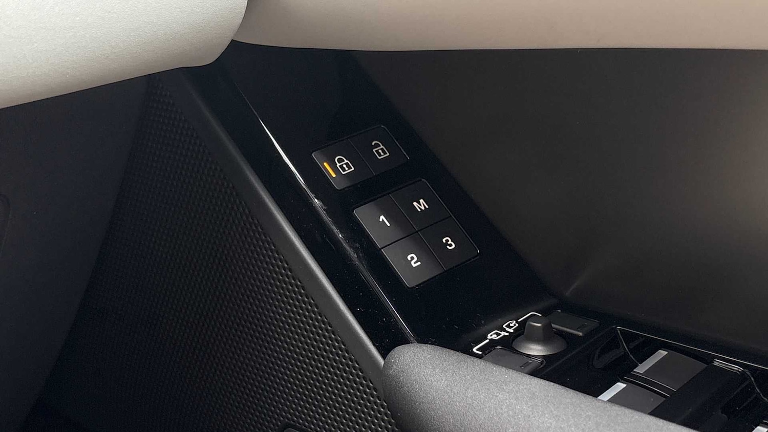 Used Land Rover Range Rover Velar 2025 for sale - 77514358: Photo 25