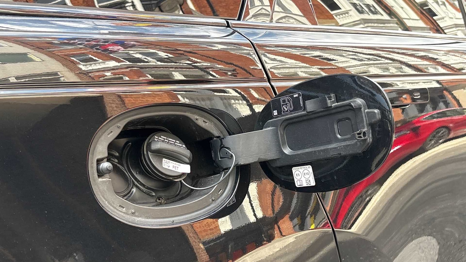 Used Land Rover Range Rover Velar 2025 for sale - 77514358: Photo 33