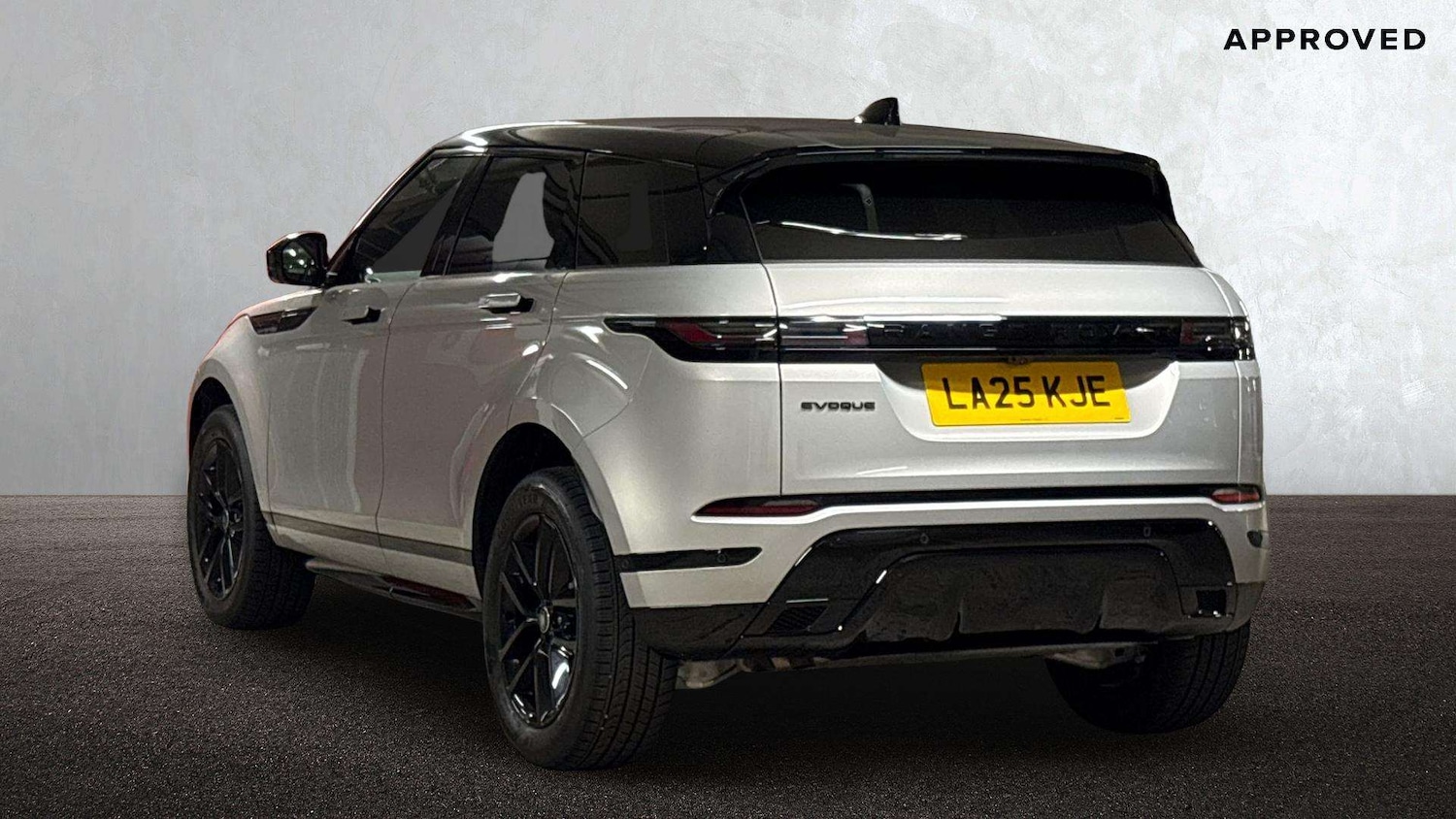 Used Land Rover Range Rover Evoque 2025 for sale - 76564440: Photo 2