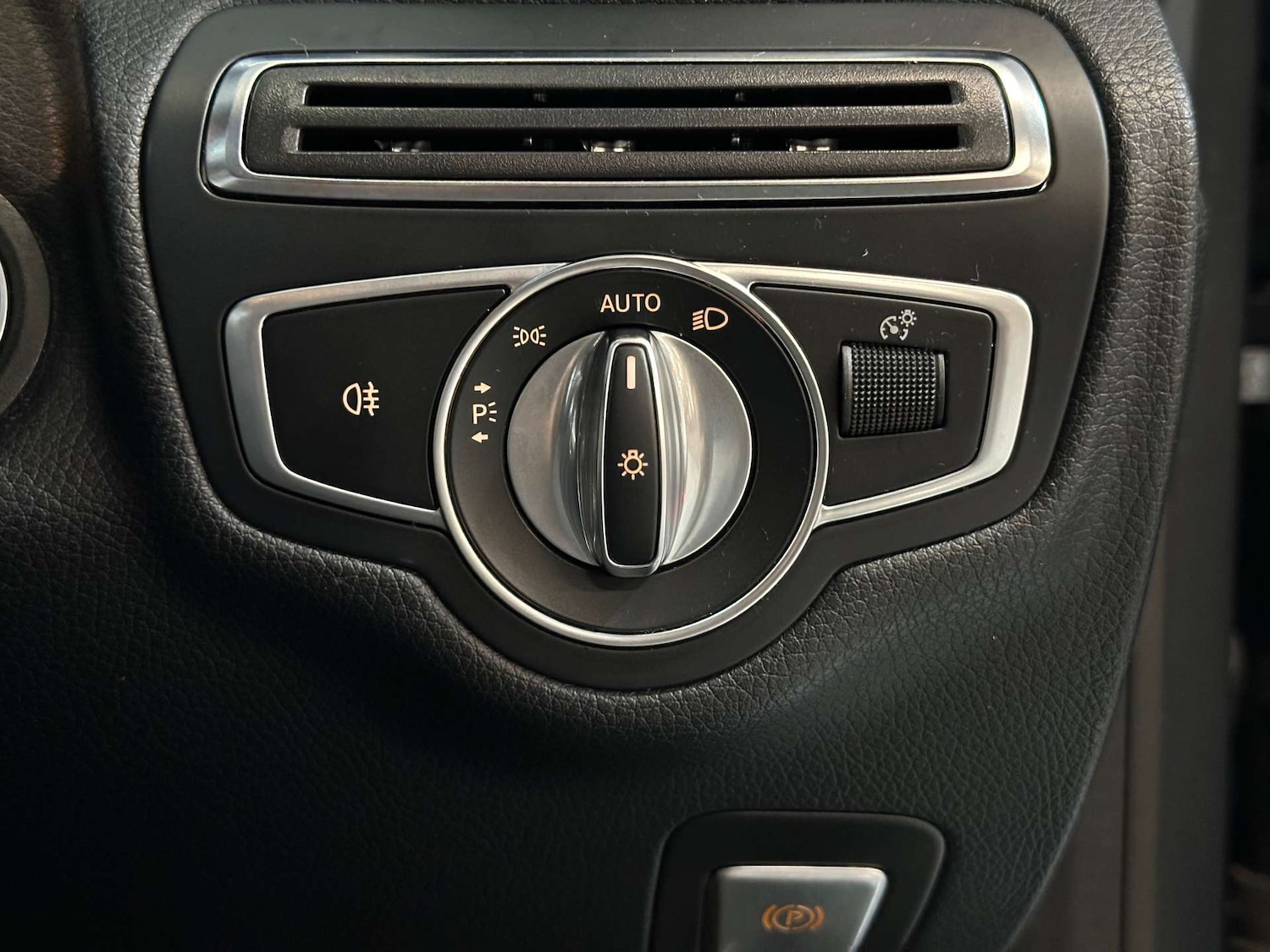 Used Mercedes-Benz C Class 2018 for sale - 76830141: Photo 41