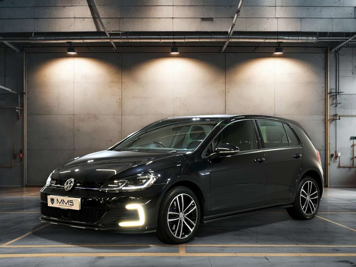 Used Volkswagen Golf 2017 for sale - 77061754: Photo 2