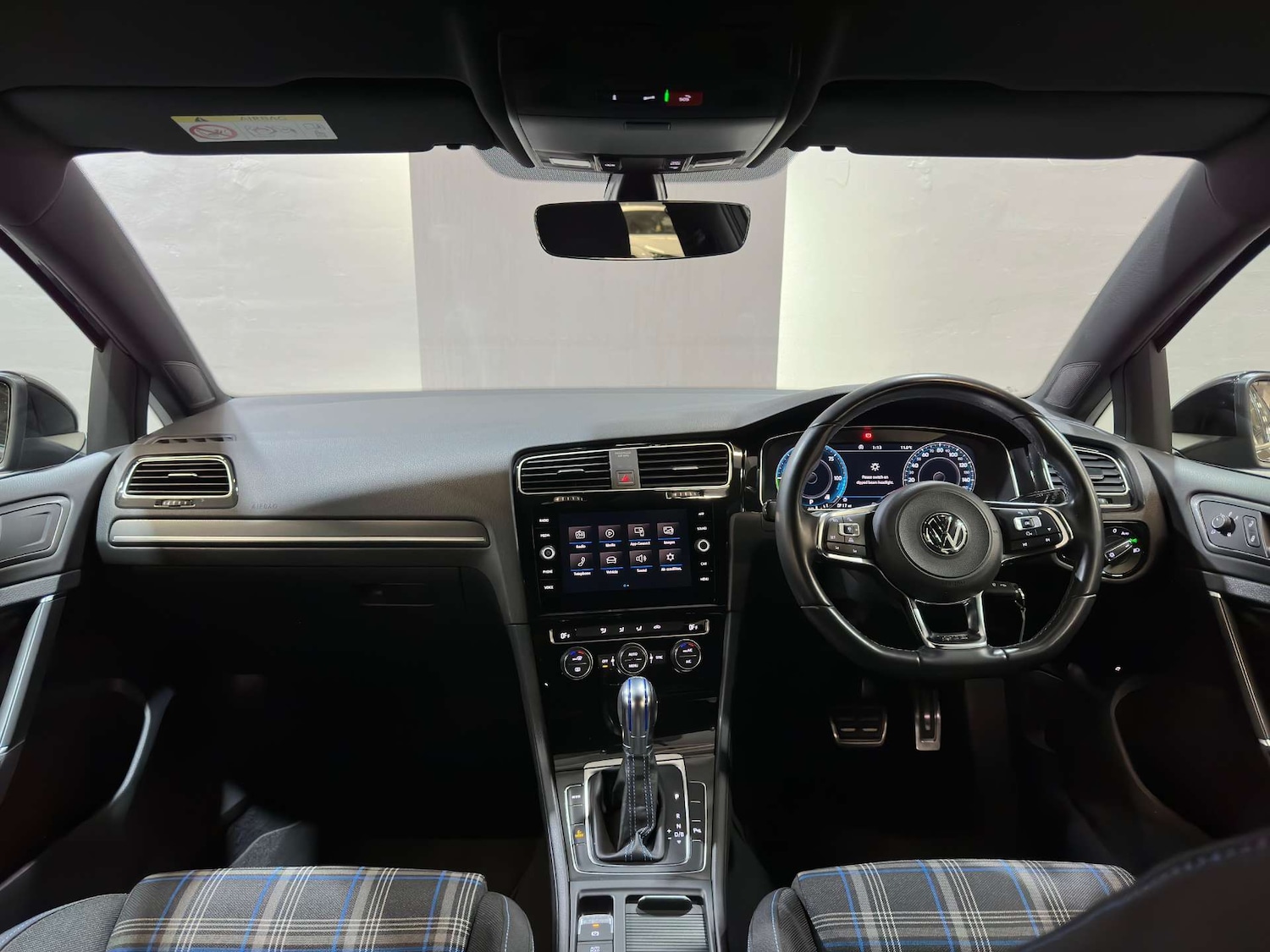 Used Volkswagen Golf 2017 for sale - 77061754: Photo 3