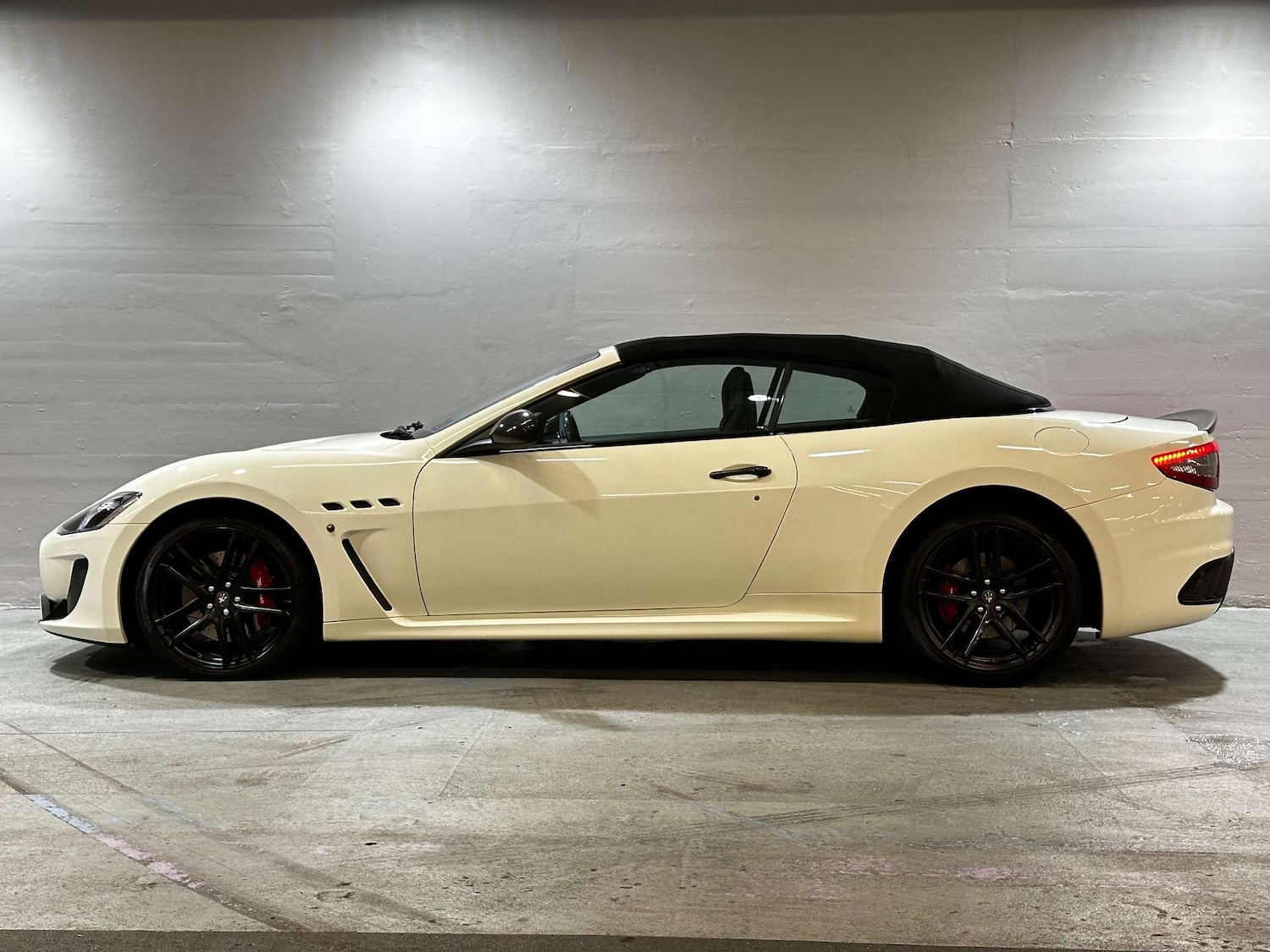 Used Maserati GranCabrio 2017 for sale - 77531850: Photo 11