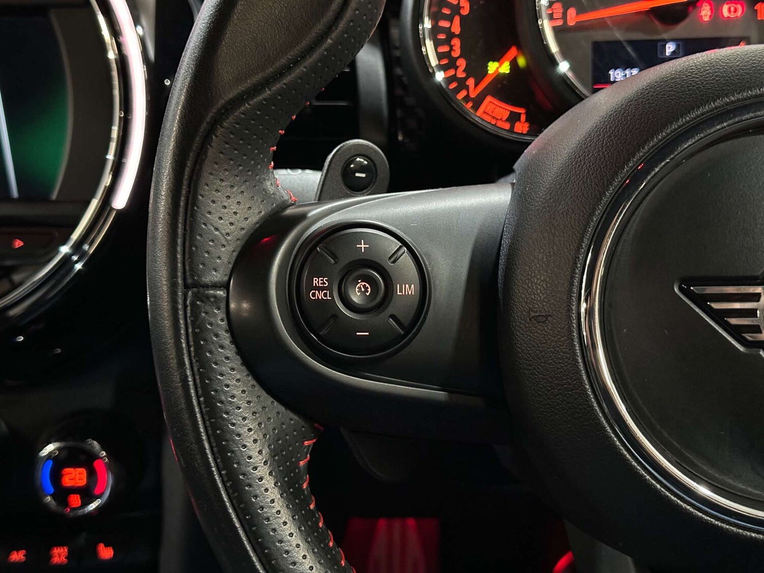 Used MINI Hatch 2019 for sale - 77035695: Photo 27