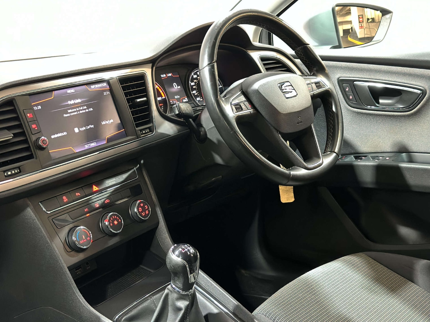 Used SEAT Leon 2019 for sale - 76830203: Photo 3