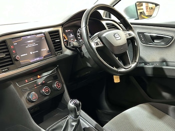 Used SEAT Leon 2019 for sale - 76830203: Photo