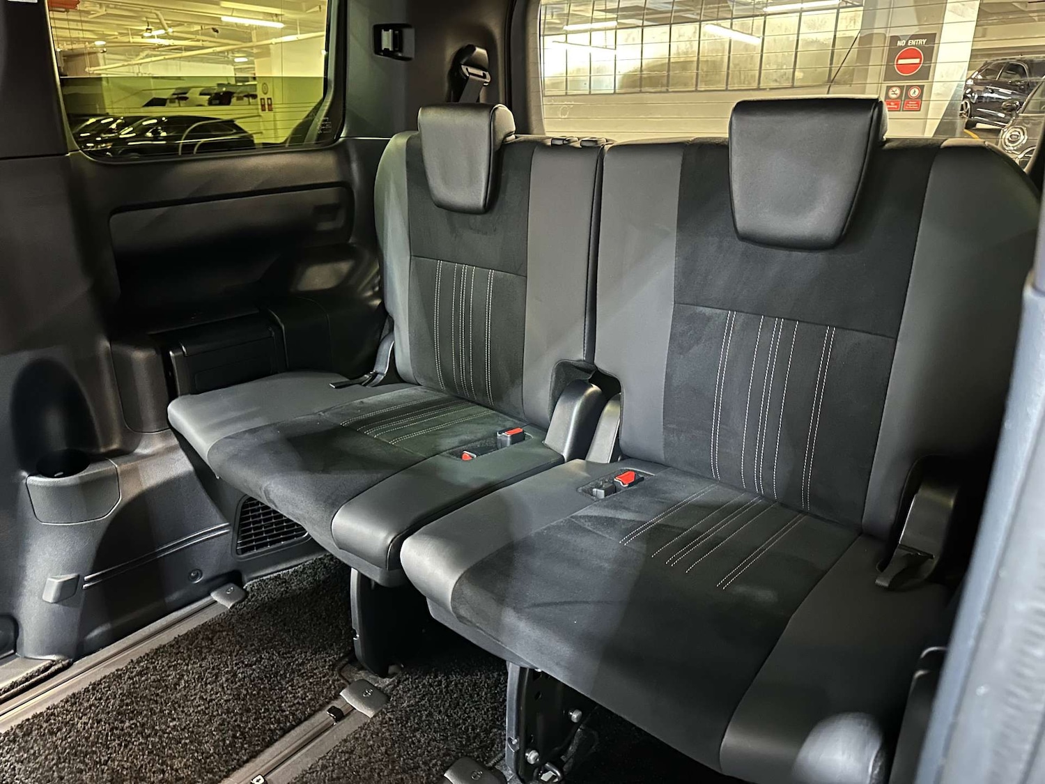 Used Toyota Noah 2025 for sale - 76830145: Photo 23