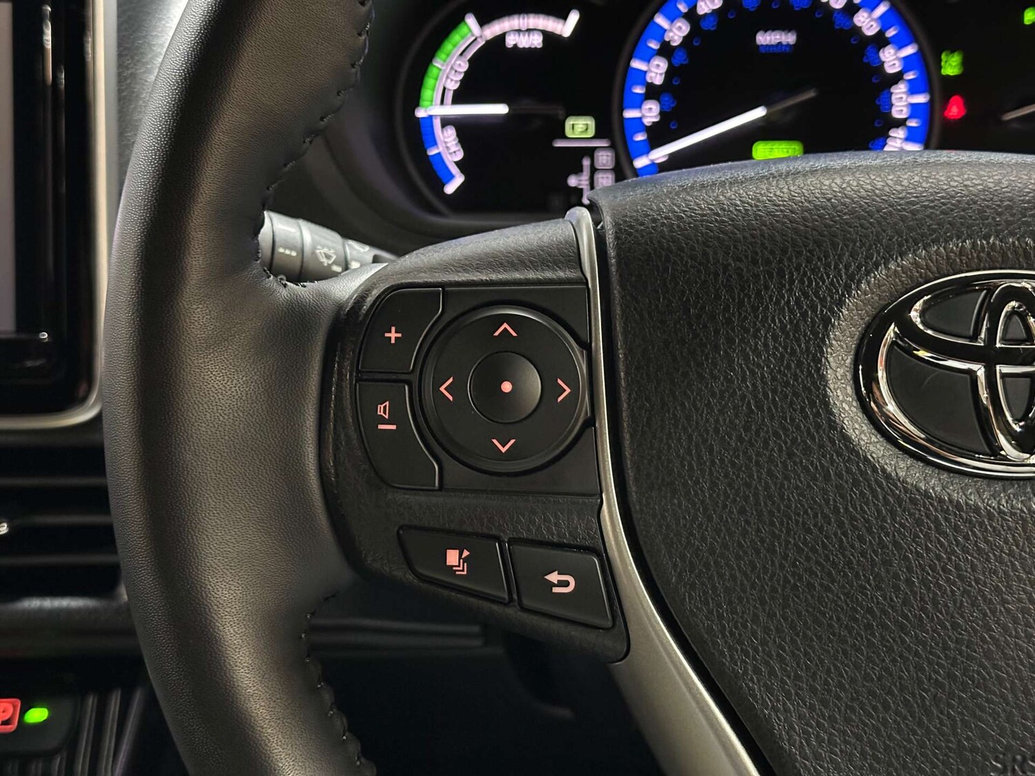 Used Toyota Noah 2025 for sale - 76830145: Photo 27