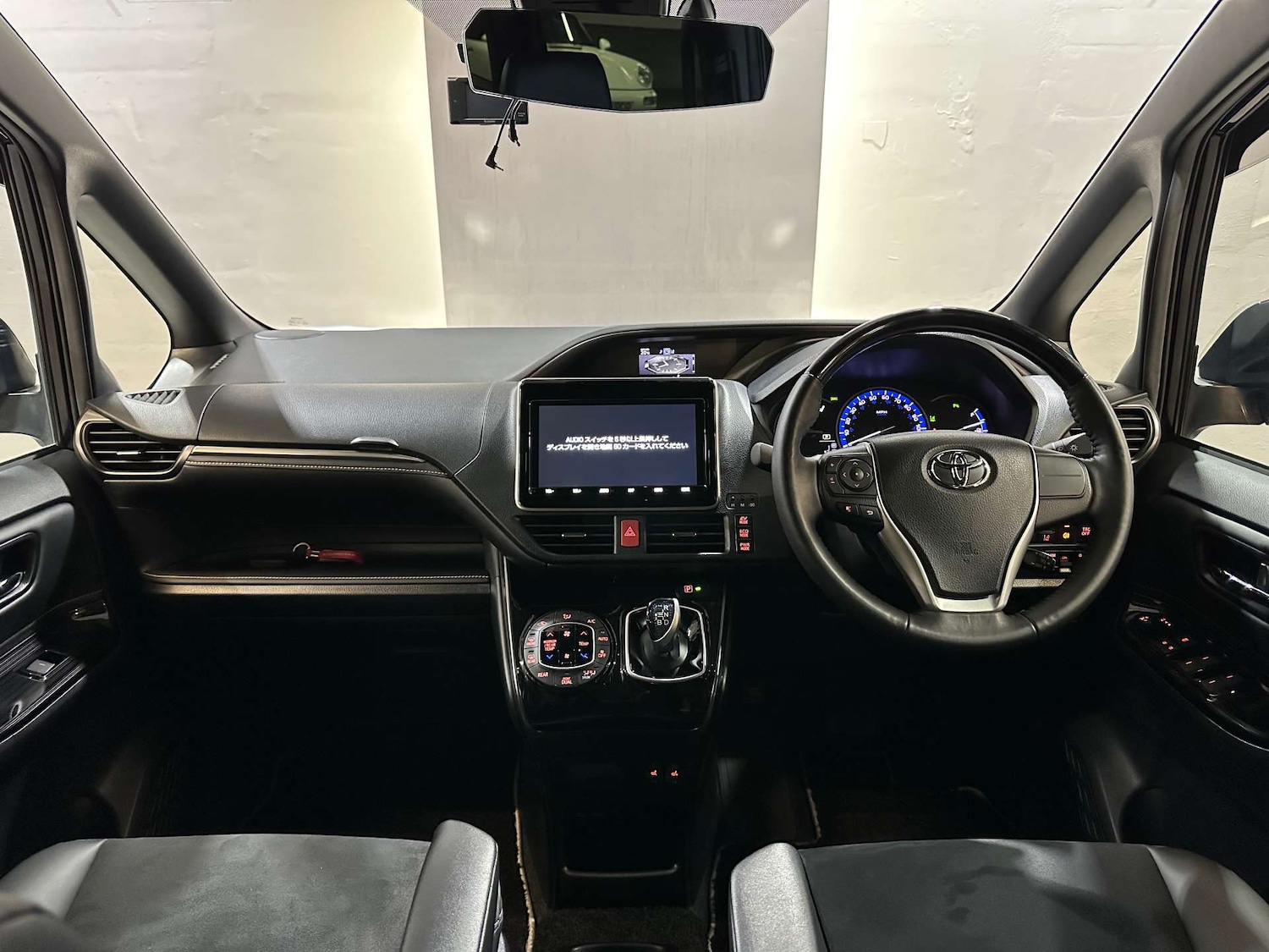 Used Toyota Noah 2025 for sale - 76830145: Photo 3