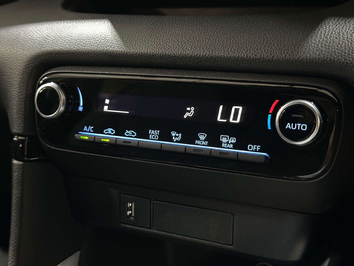 Used Toyota Yaris 2021 for sale - 76829940: Photo 30