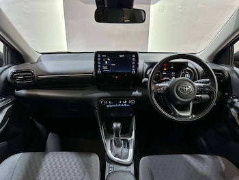 Used Toyota Yaris 2021 for sale - 76829940: Photo