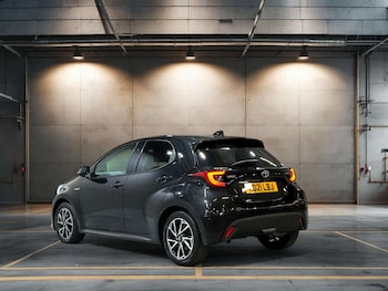 Used Toyota Yaris 2021 for sale - 76829940: Photo