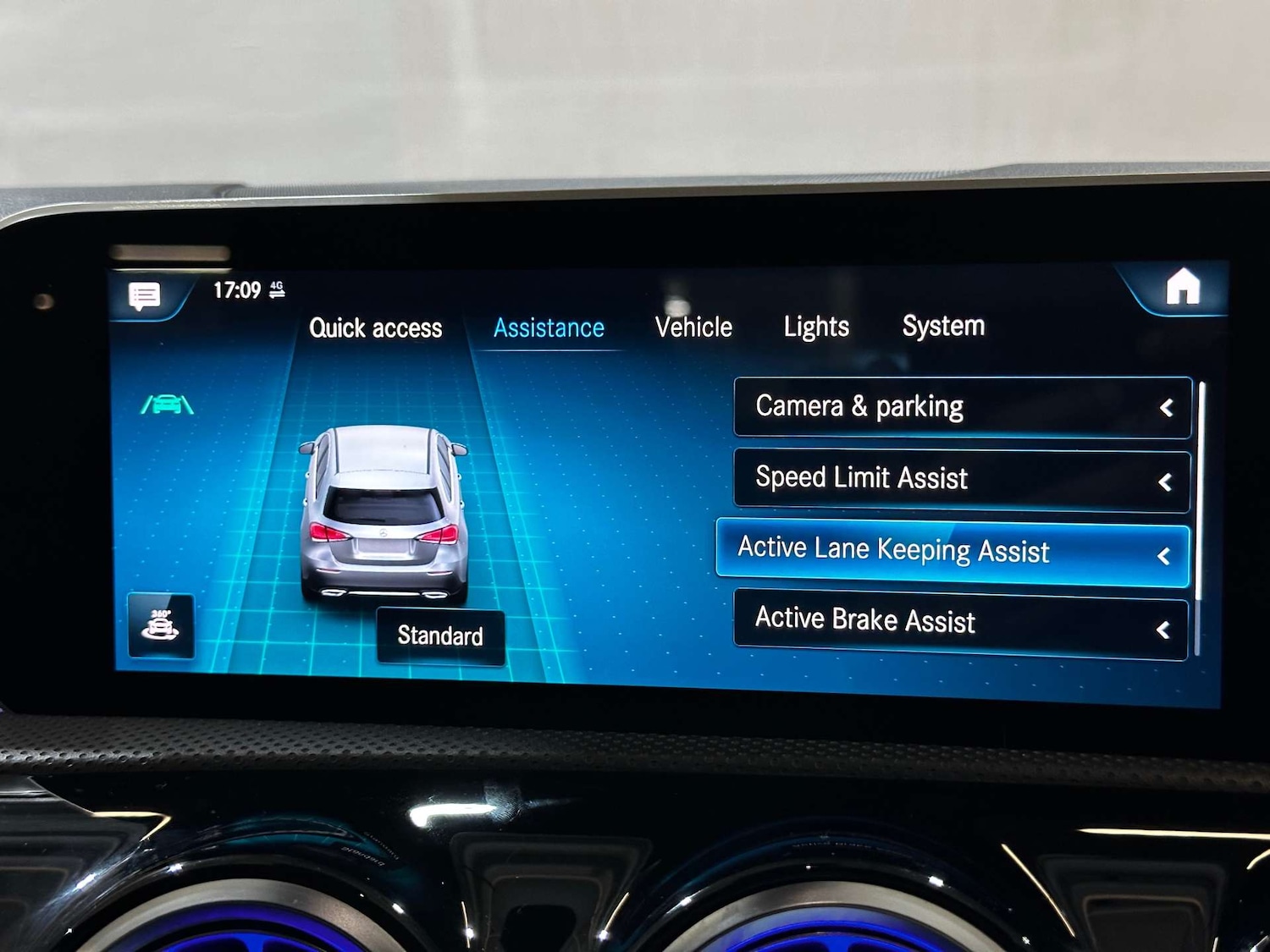 Used Mercedes-Benz A-Class 2018 for sale - 77581155: Photo 32