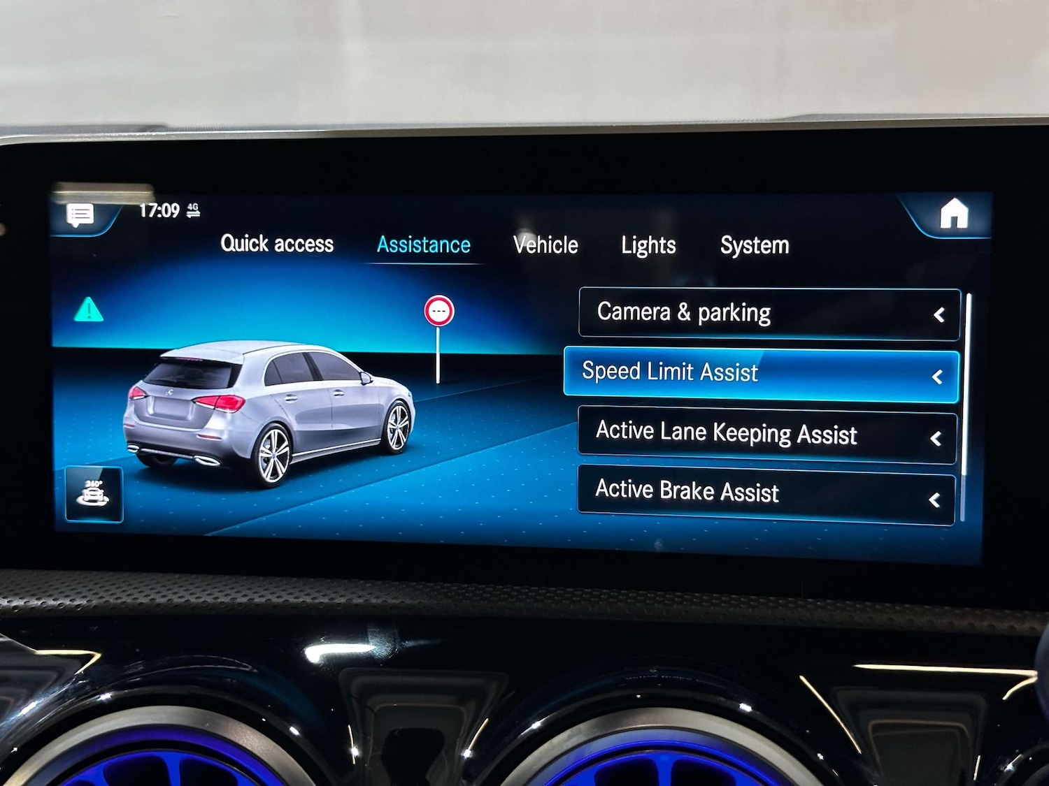 Used Mercedes-Benz A-Class 2018 for sale - 77581155: Photo 33