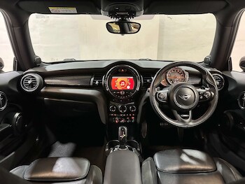 Used MINI Hatch 2019 for sale - 76830184: Photo