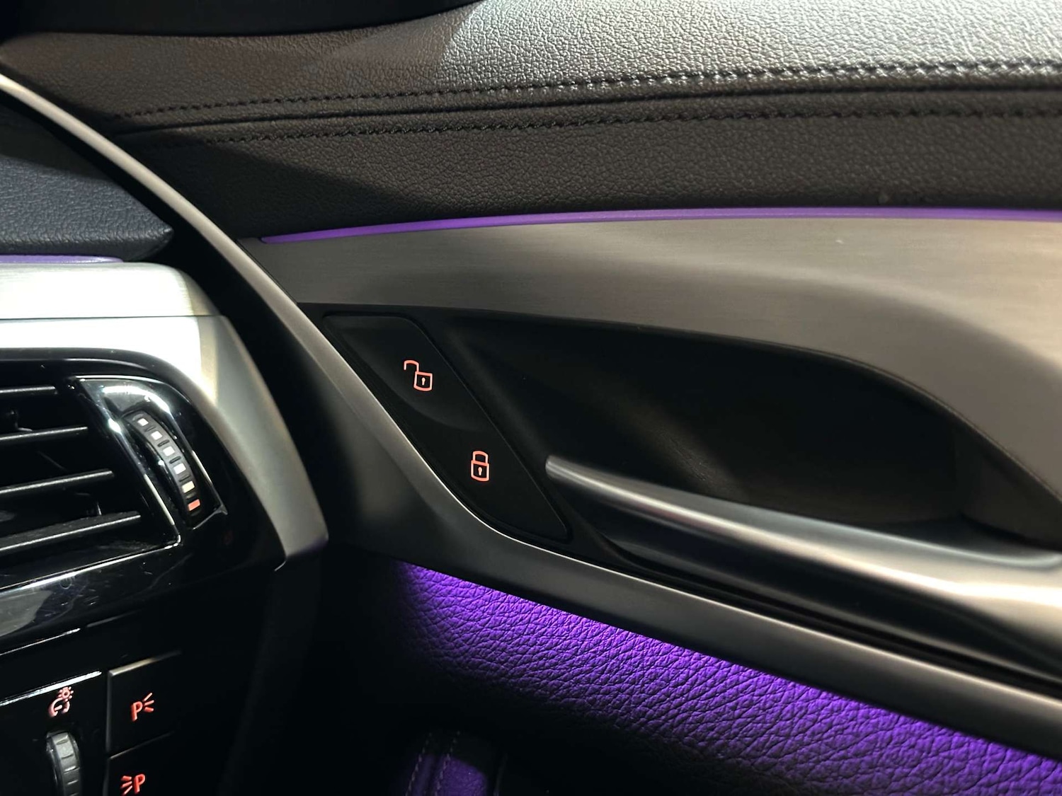 Used BMW 5 Series 2019 for sale - 76830205: Photo 37