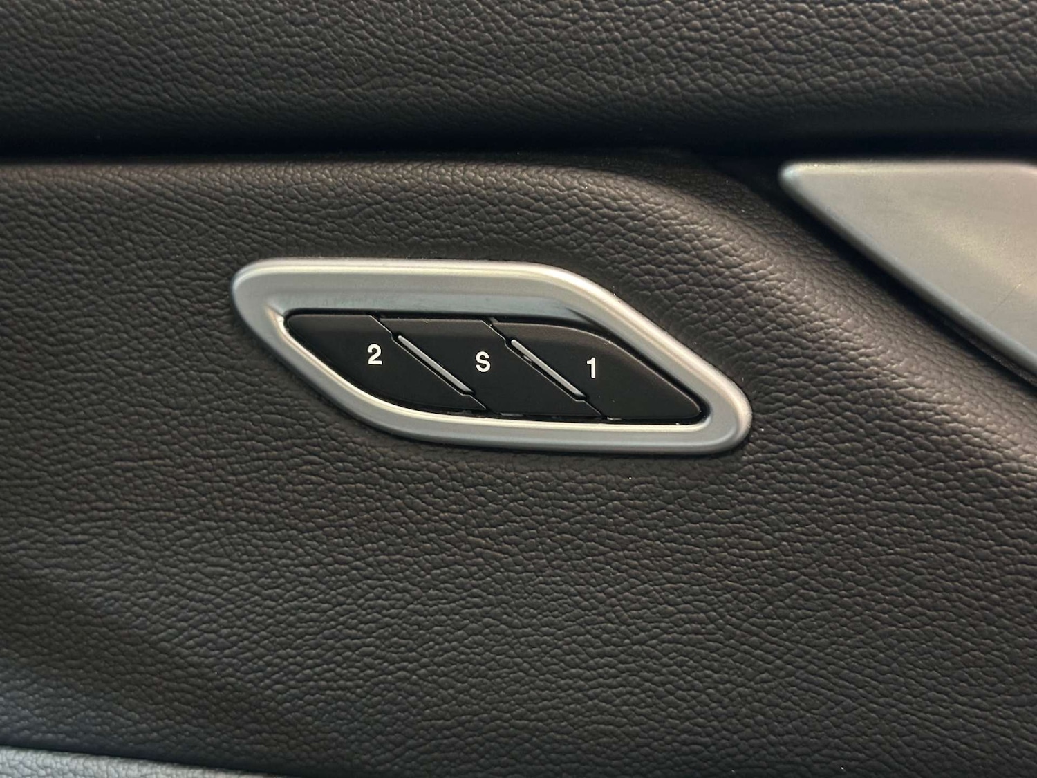 Used Maserati Levante 2017 for sale - 76830014: Photo 40