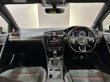 Used Volkswagen Golf 2018 for sale - 76830182: Photo