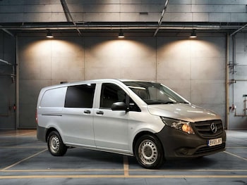 Used Mercedes-Benz Vito 2015 for sale - 76830201: Photo