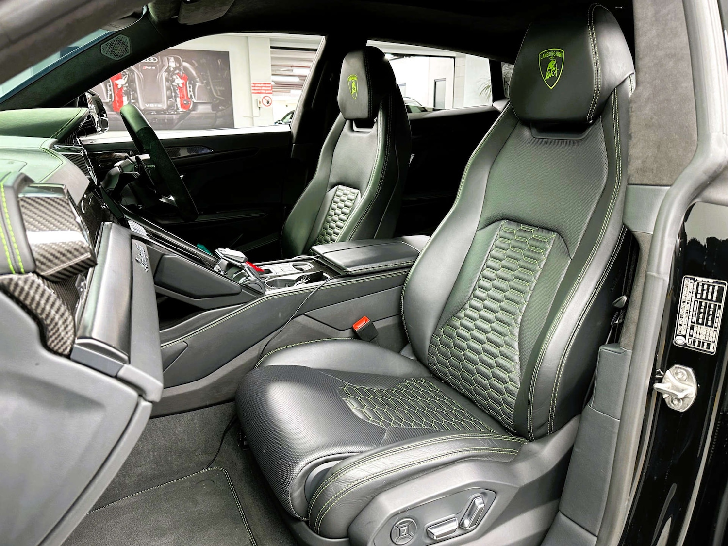 Used Lamborghini Urus 2021 for sale - 77477842: Photo 14