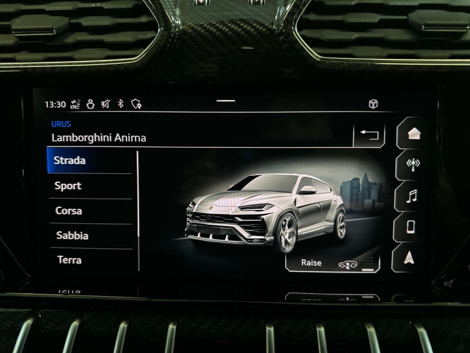 Used Lamborghini Urus 2021 for sale - 77477842: Photo 24